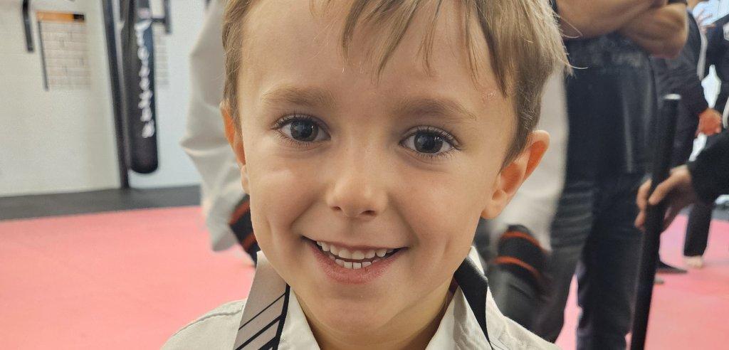 Sliding Descriptive Image