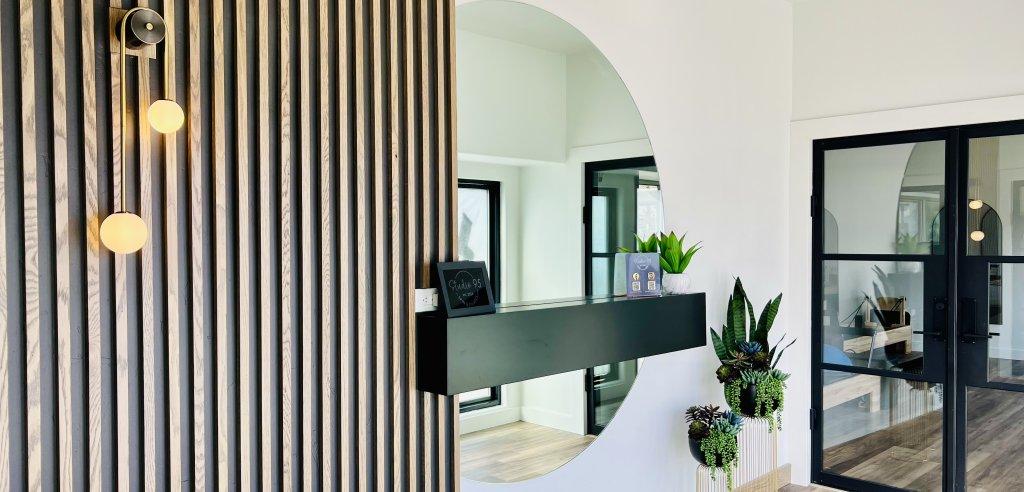 Sliding Descriptive Image