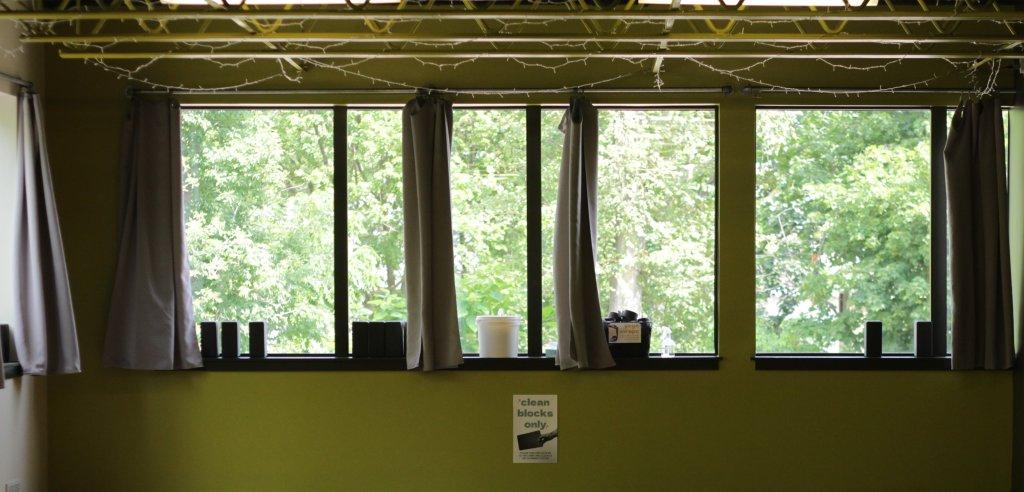 Sliding Descriptive Image