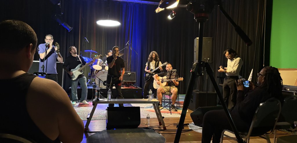 Sliding Descriptive Image