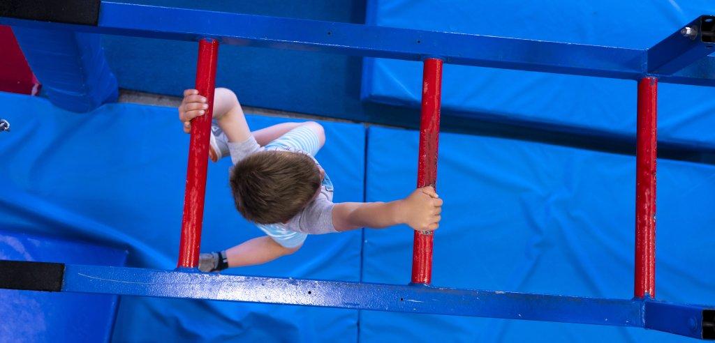 Sliding Descriptive Image