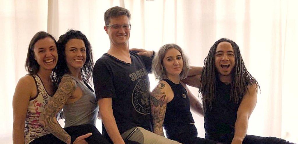 Sliding Descriptive Image